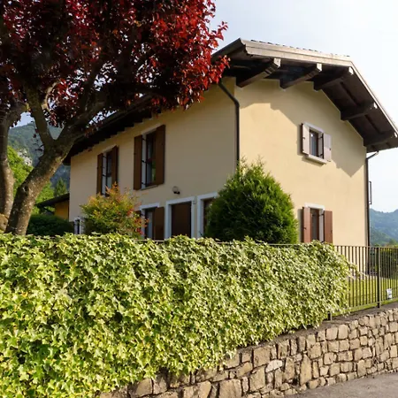 Casa Flora Crone